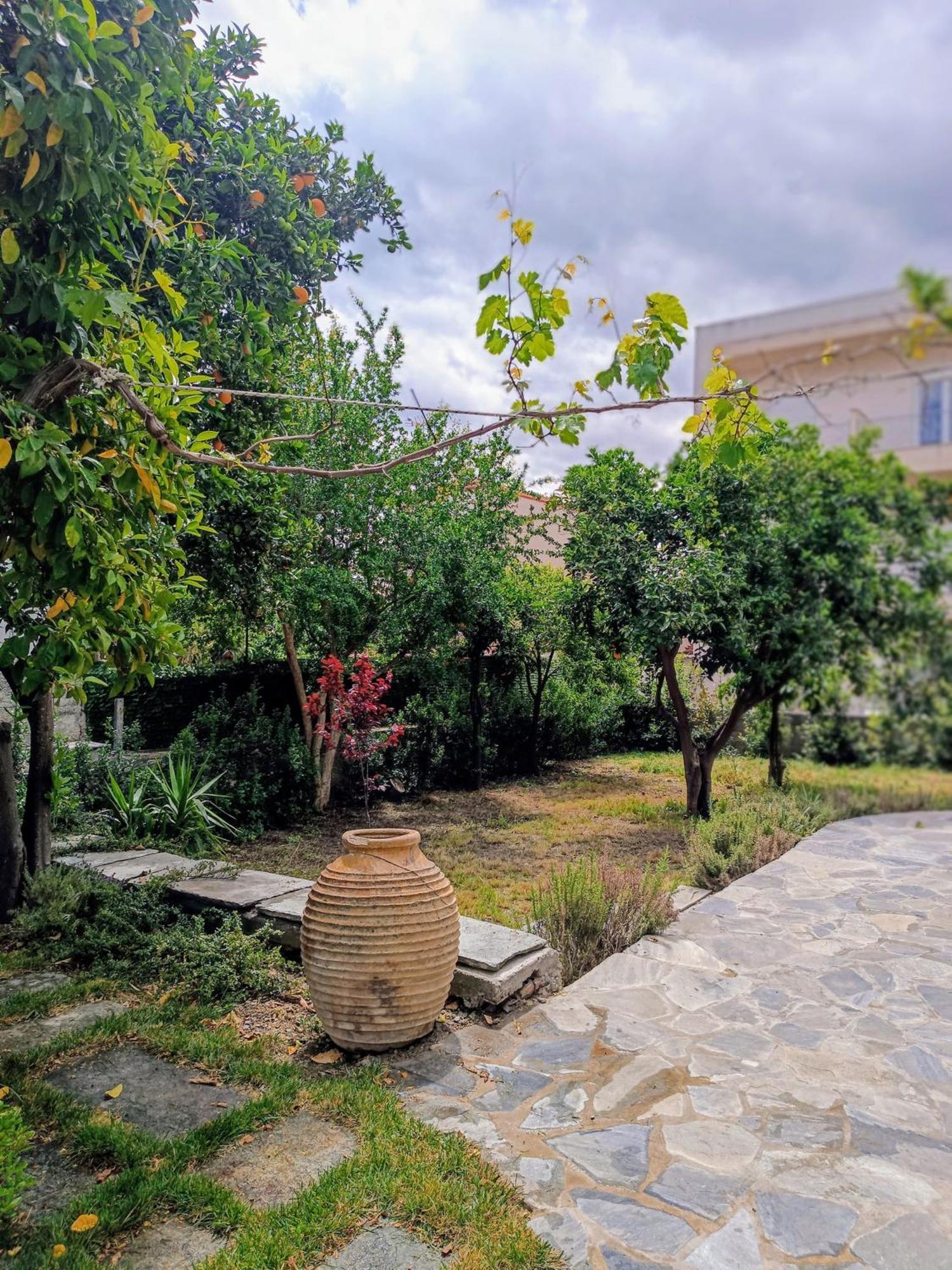 Betty'S Garden House Villa Nea Anchialos Room photo